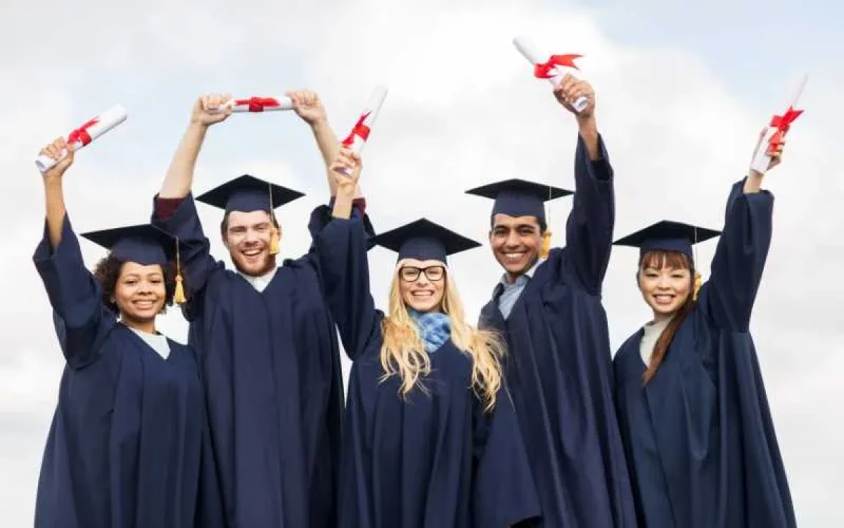 Experience Matters Learning from International Students in the UAE 1 International Students celebrating